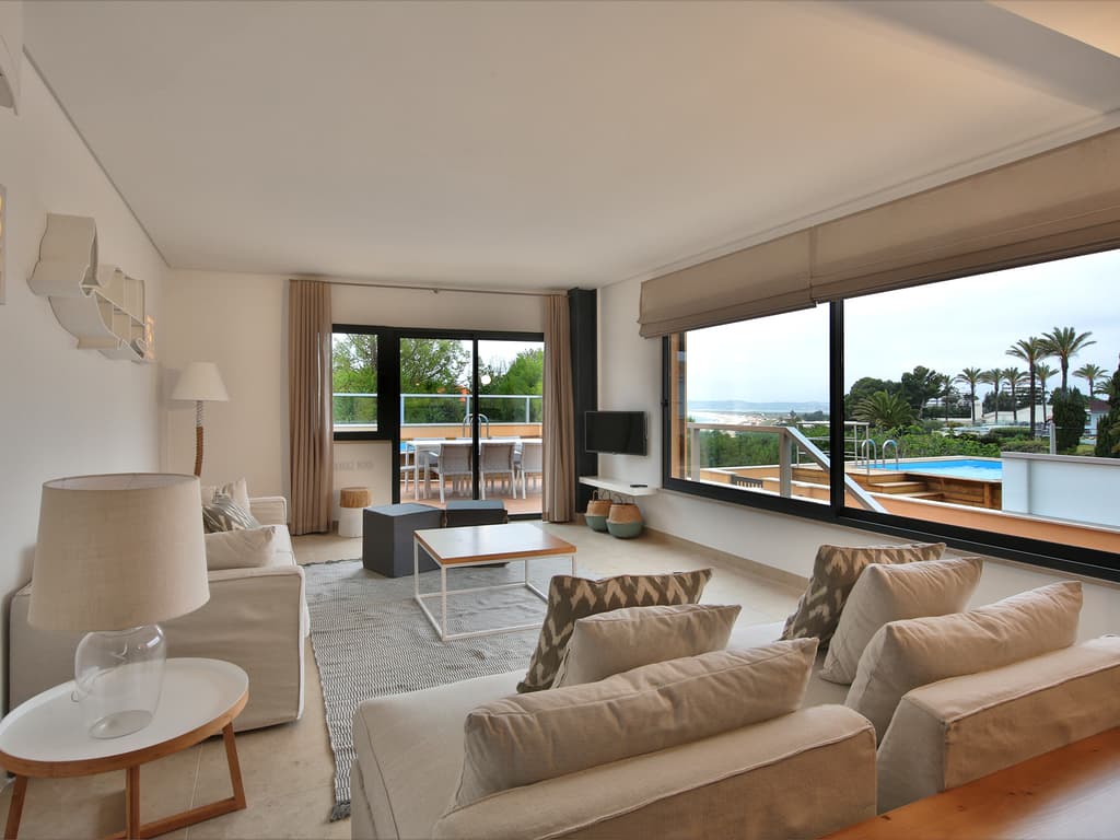 Three Bedroom Luxury Pool Apartment